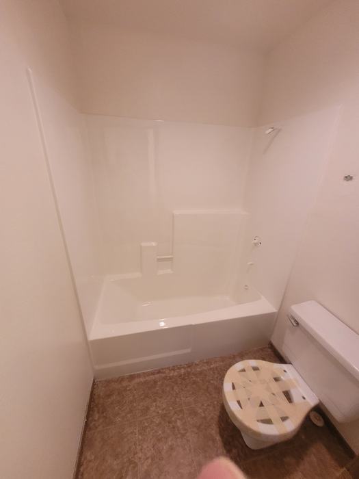 Bathtub and surface refinishing project by Applied Coatings, Montana — photo 4