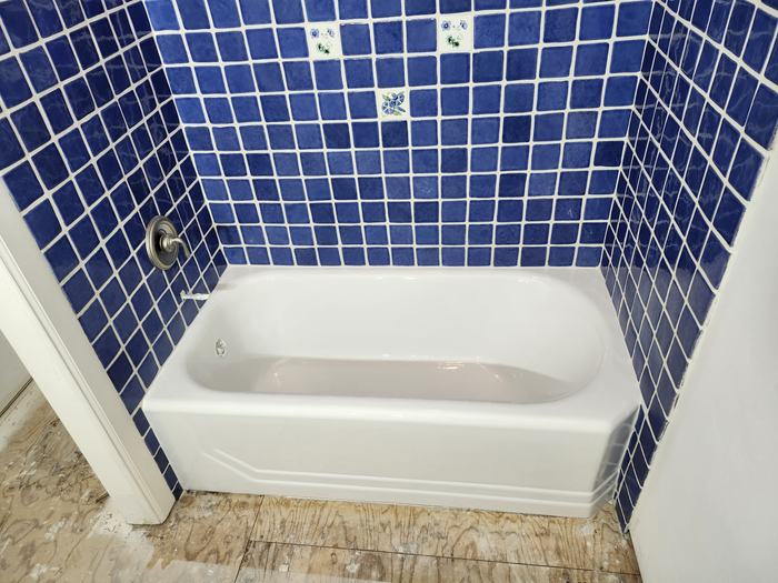 Bathtub and surface refinishing project by Applied Coatings, Montana — photo 9
