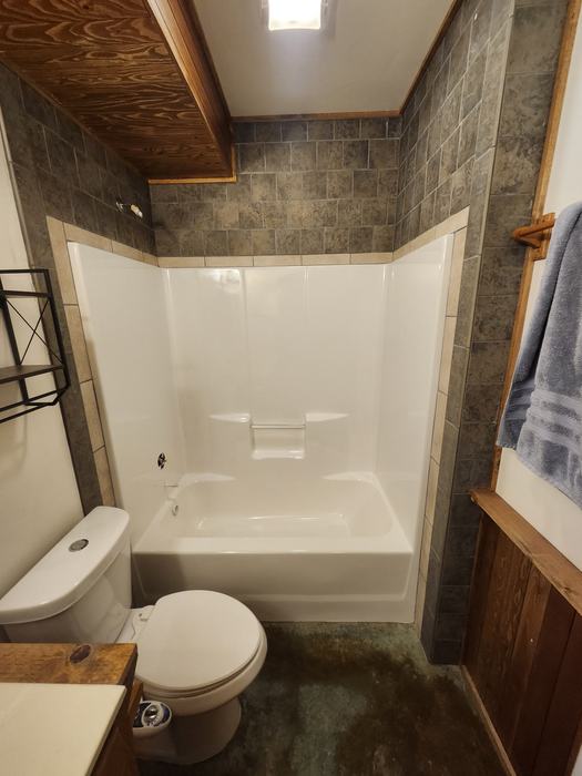 Bathtub and surface refinishing project by Applied Coatings, Montana — photo 25