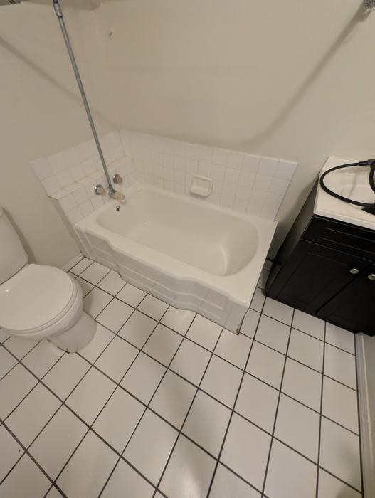 Bathtub and surface refinishing project by Applied Coatings, Montana — photo 41